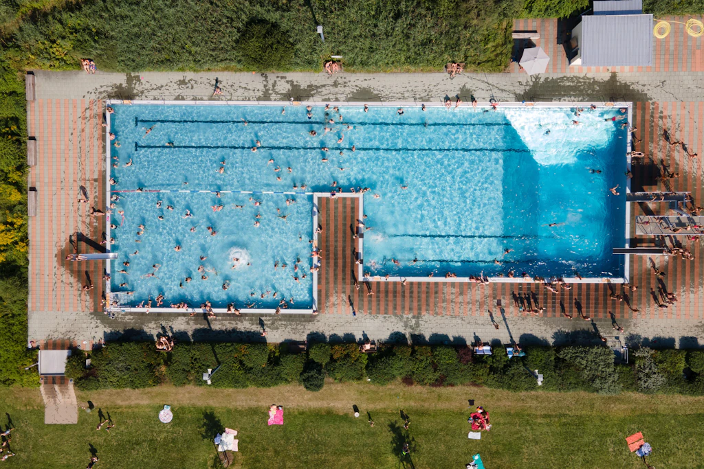 Das Freibad Wostra in Dresden: Hier spendiert ein anonymer Gönner Kindern den Freibad-Eintritt.