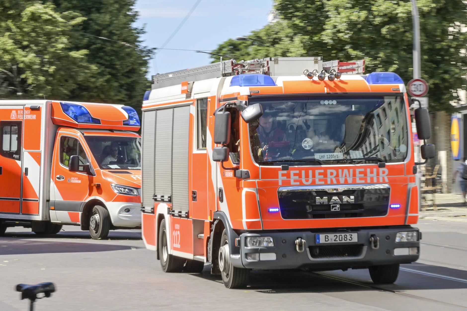 Ein Brand im Chemielabor der FU Berlin löste einen größeren Feuerwehreinsatz aus.