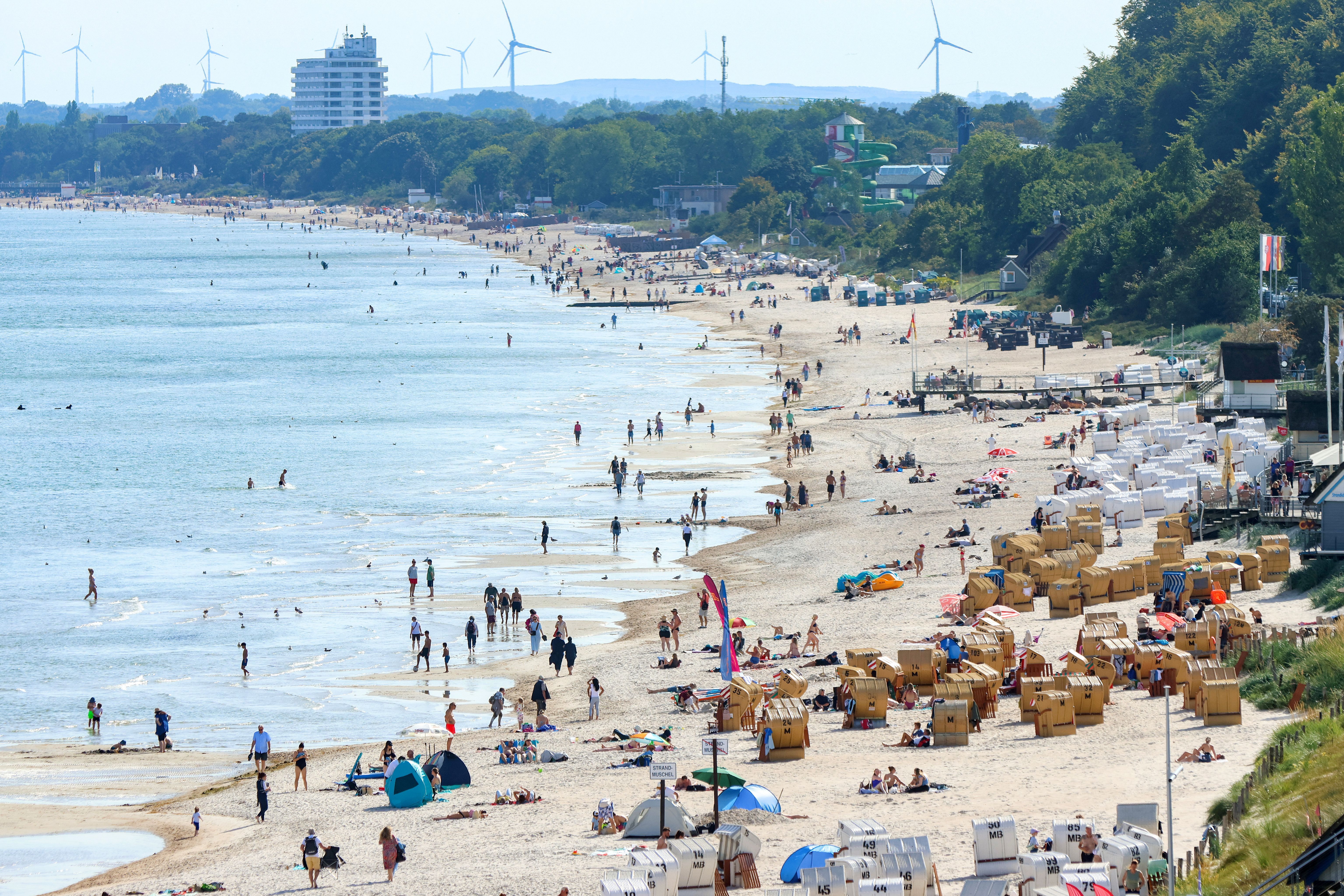Rettungsschwimmer können nichts mehr tun: 70-jähriger Thüringer stirbt beim Schwimmen in der Ostsee