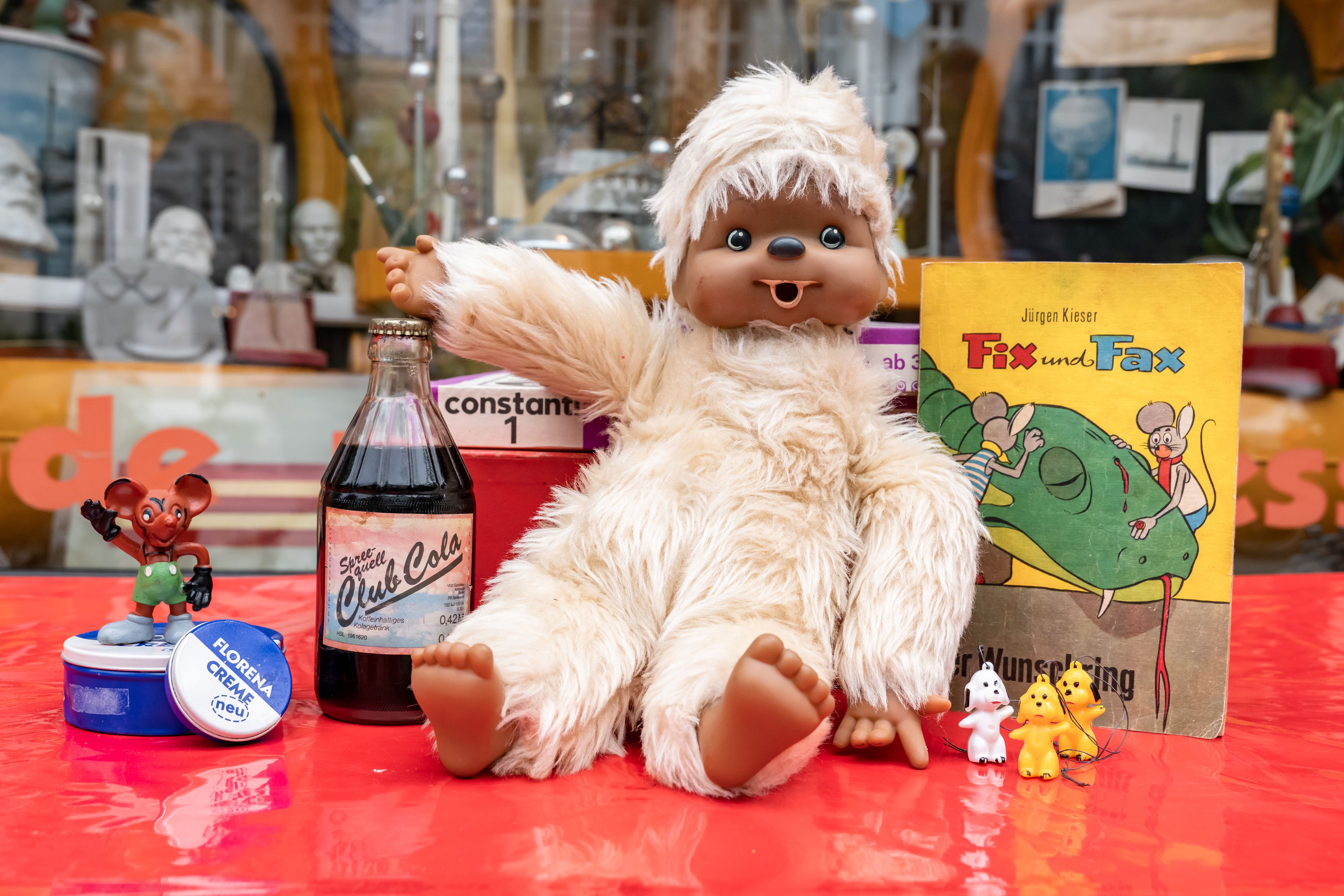 So dreist klaute die DDR bei Lego, Monchichi, Coca Cola und Nivea