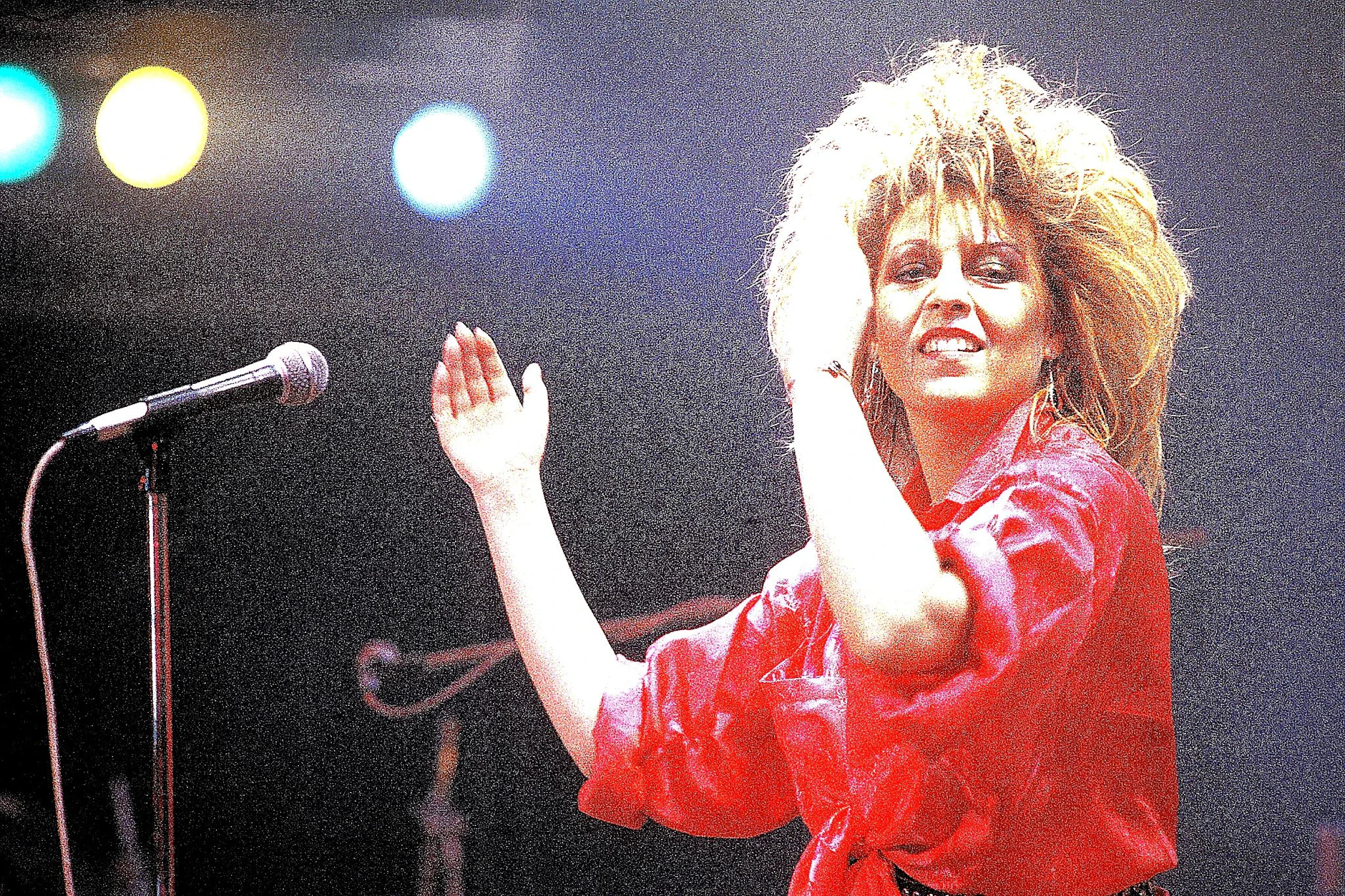 Tamara Danz, die Frontfrau der DDR-Kultband Silly. Die unvergessene Sängerin starb 1996 an Brustkrebs. Oft fragen Fenster nach, ob Damara Danz Kinder hatte.