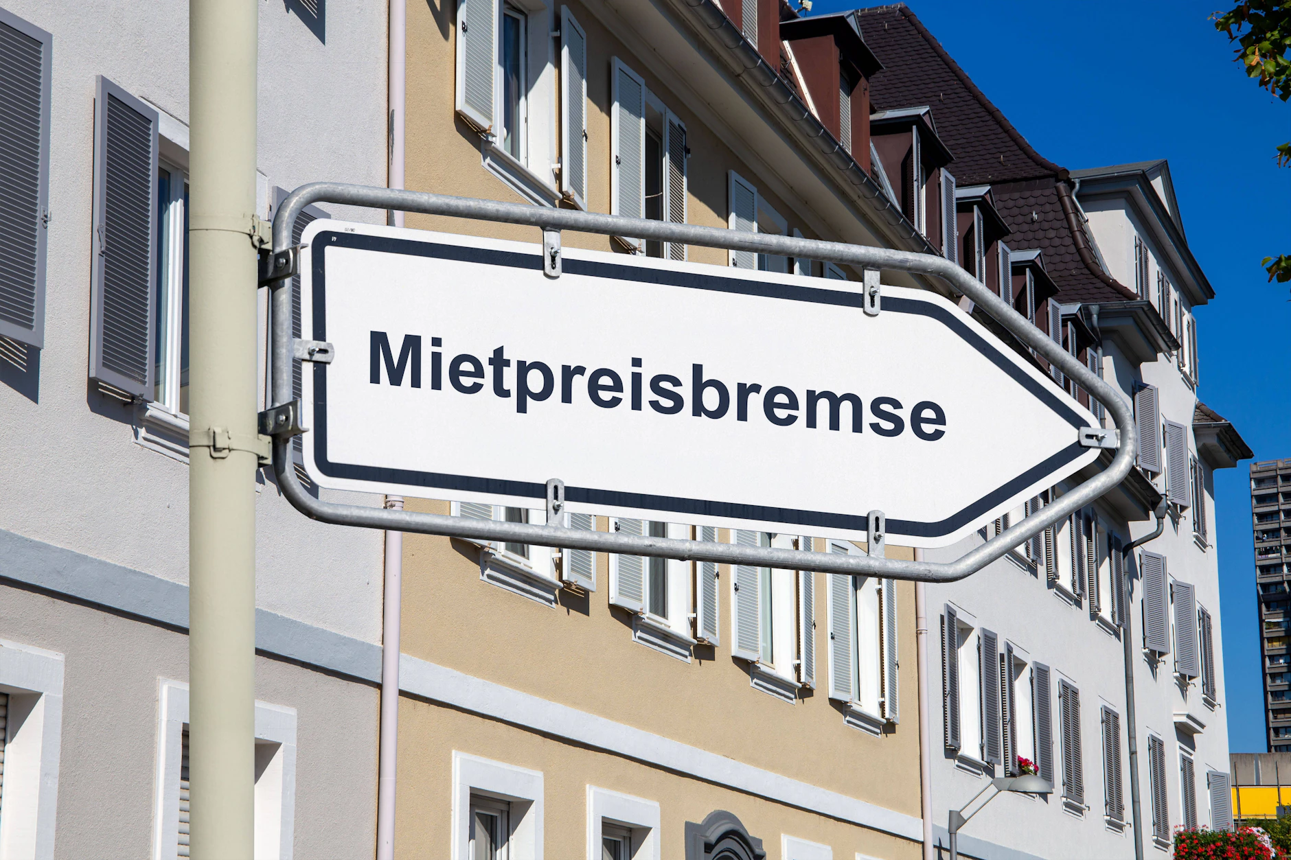 Der Berliner Senat will ermitteln, ob Vermieter gegen die Mietpreisbremse verstoßen.