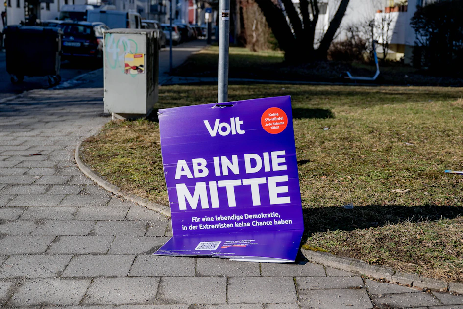 Berliner Volt-Kandidat fordert Ende Brandmauer - Partei widerspricht
