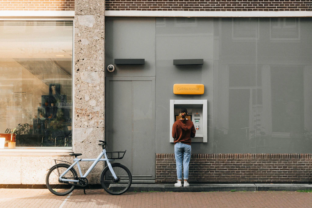 Schon jetzt werden immer mehr Bankautomaten im ländlichen Raum geschlossen.