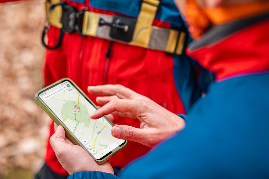 Mehr Sicherheit beim Wandern mit moderner Technik: Die neue App soll Unfälle und Abstürze vermeiden, in dem sie Gefahrenstellen anzeigt.