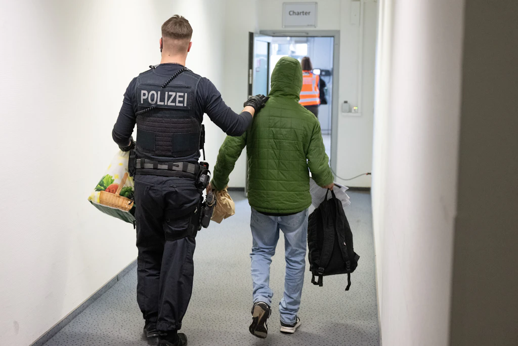 Die Abschiebungen waren im ersten Halbjahr 2026 rückläufig.
