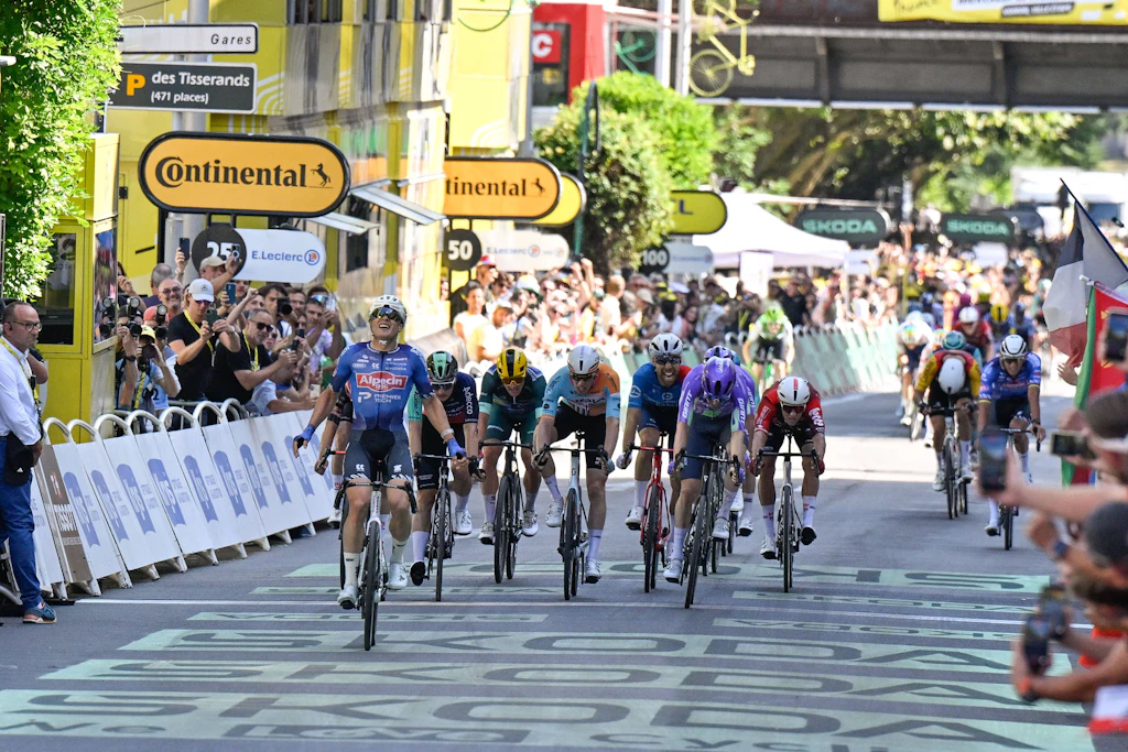 Durststrecke beendet: Jasper Philipsen holt sein insgesamt elften Etappensieg bei der Tour de France.