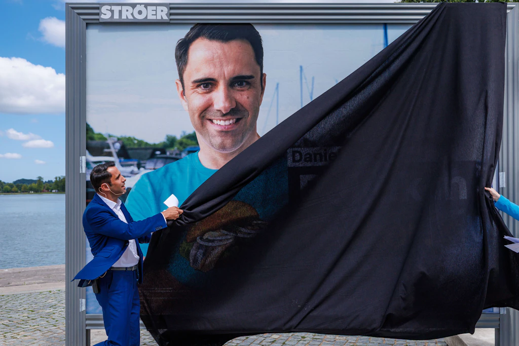 Der Chef der CDU im Nordosten, Daniel Peters, setzt beim Werben um Wählerstimmen nicht nur auf Wahlplakate und Infostände.