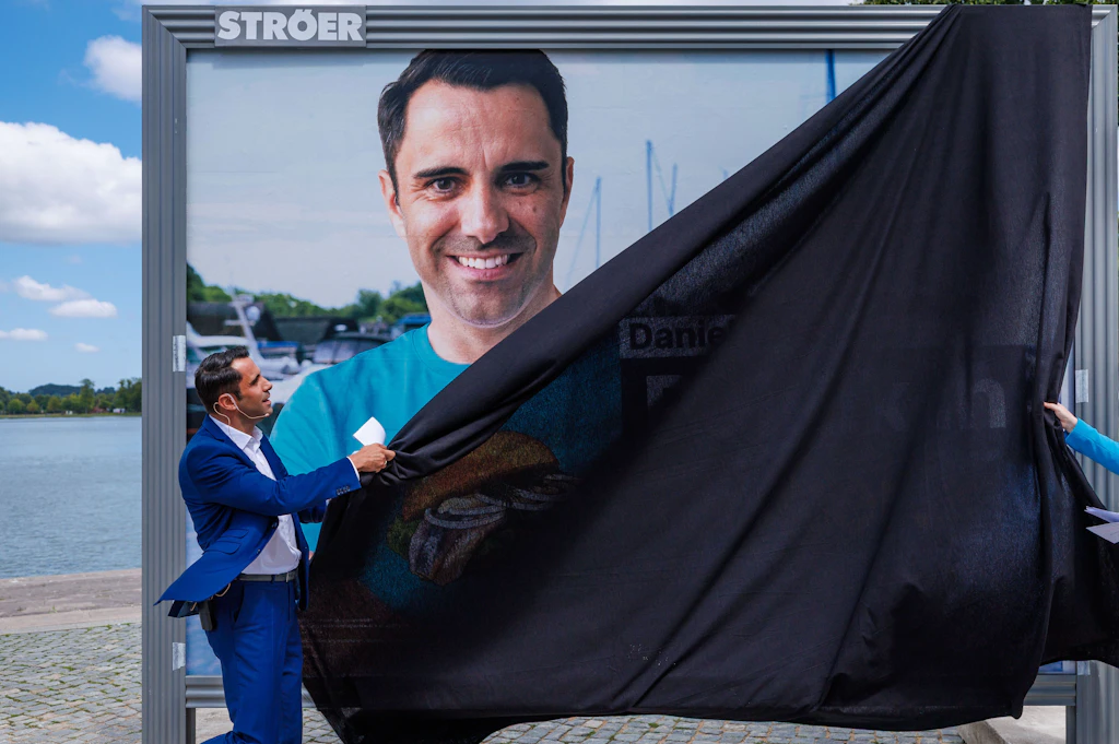 Wisch nach rechts für die CDU: Daniel Peters sucht bei Tinder das politische Match
