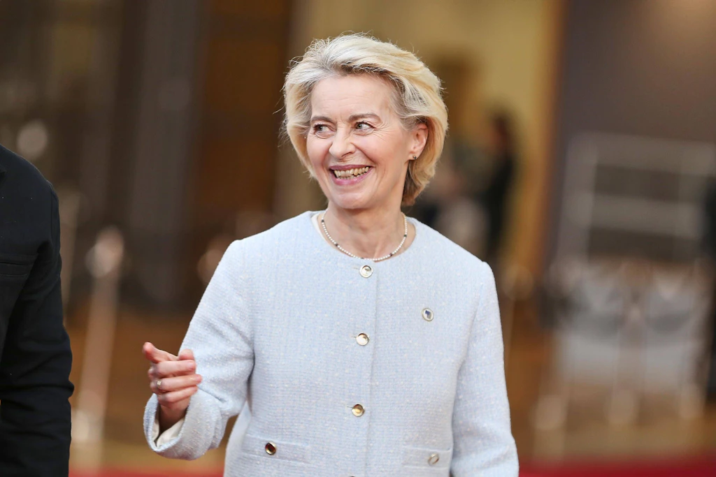 Ursula von der Leyen, Präsidentin der Europäischen Kommission begrüßte die Einigung der EU-Staaten auf neue Russland-Sanktionen.