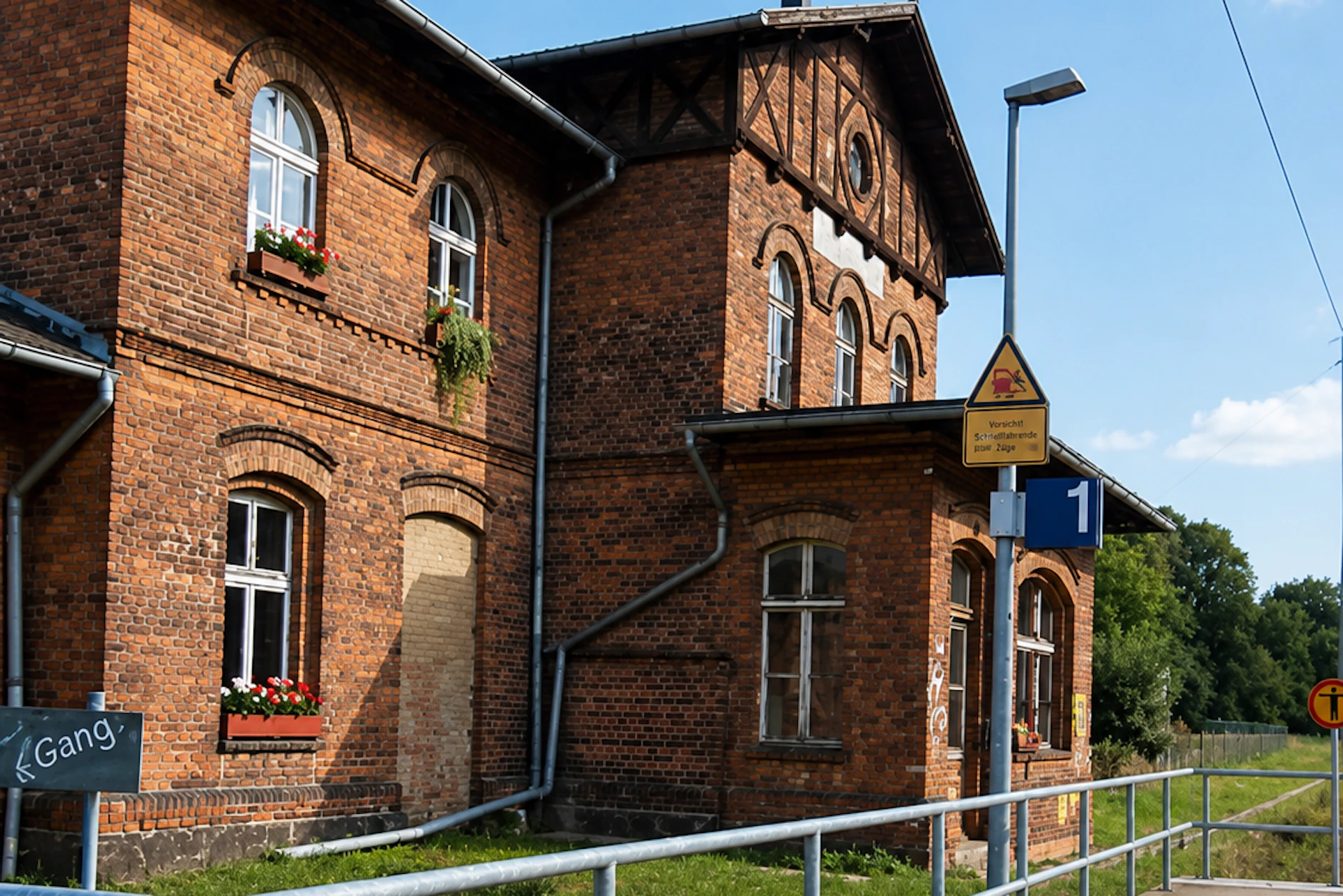Vor 30 Jahren wurde der Bahnhof Dannenwalde (Gransee) geschlossen. Das Dorf kämpfte für die Wiedereröffnung – und gewann.