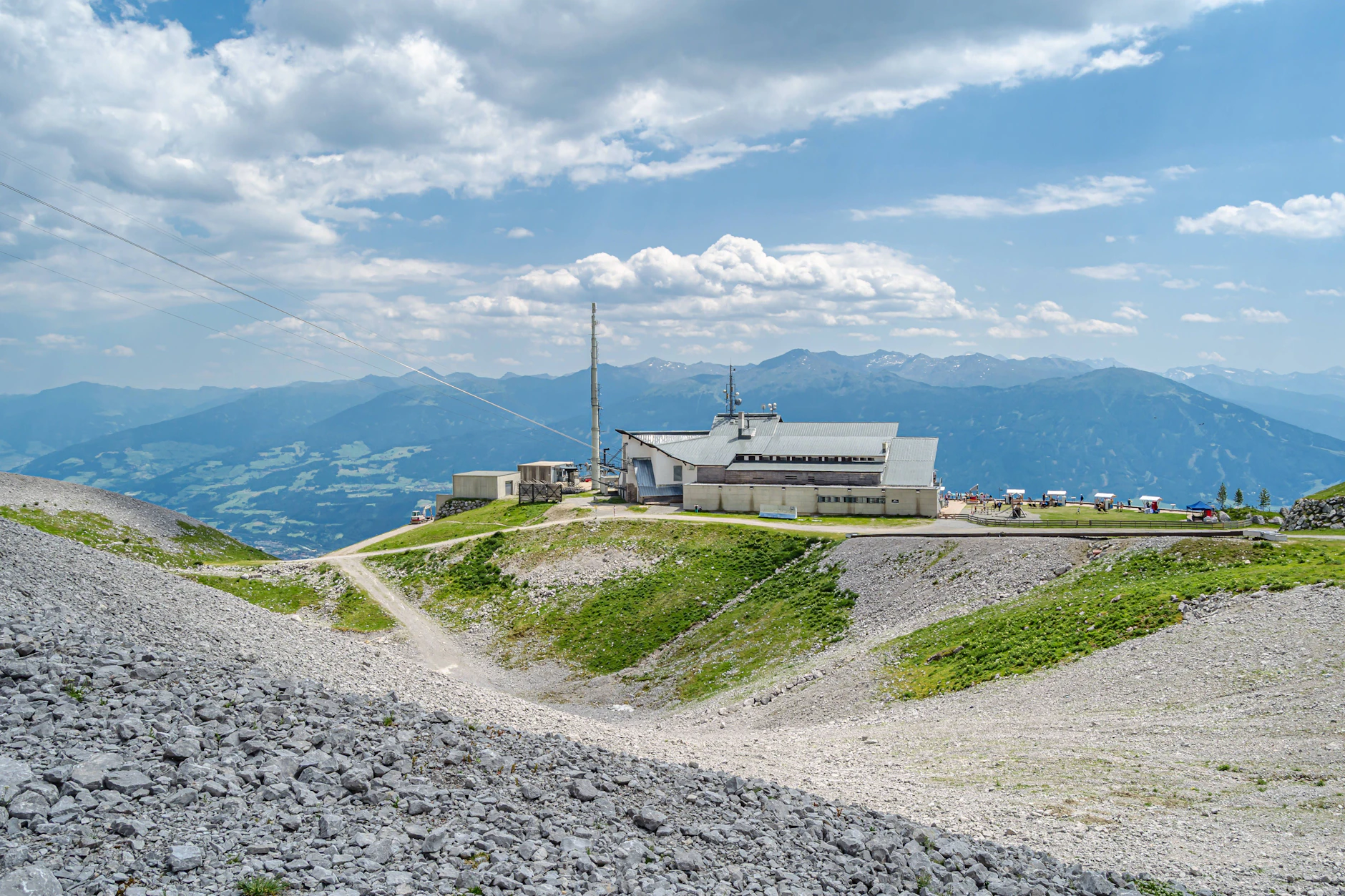 Auf der Bergstation Seegrube machten die drei 18-Jährigen Pause. Auf dem weiteren Weg zu einem Gipfel auf der Nordkette versagte ihre App – mit tödlichen Folgen.