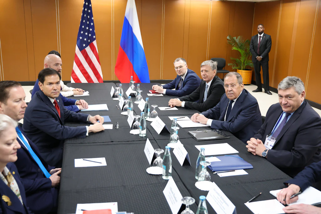 Rubio begräbt den „Geist von Alaska“: Treffen mit Lawrow endet ohne neue Ukraine-Perspektive