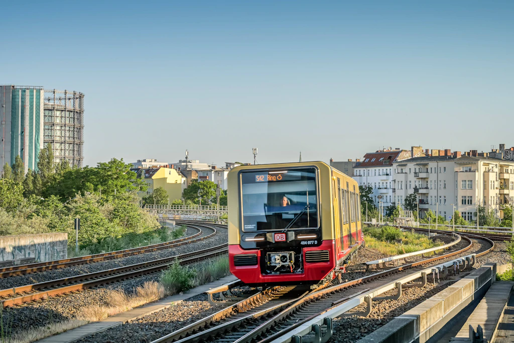 Die Berliner Ringbahn hat am Freitagmorgen mit Stellwerkproblemen am Südkreuz zu kämpfen. (Symbolbild)