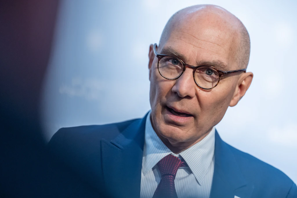 Volker Türk, UN Menschenrechtsbeauftragter, spricht bei einem Statement bei der Internationalen Sudan-Konferenz im Auswärtigen Amt.