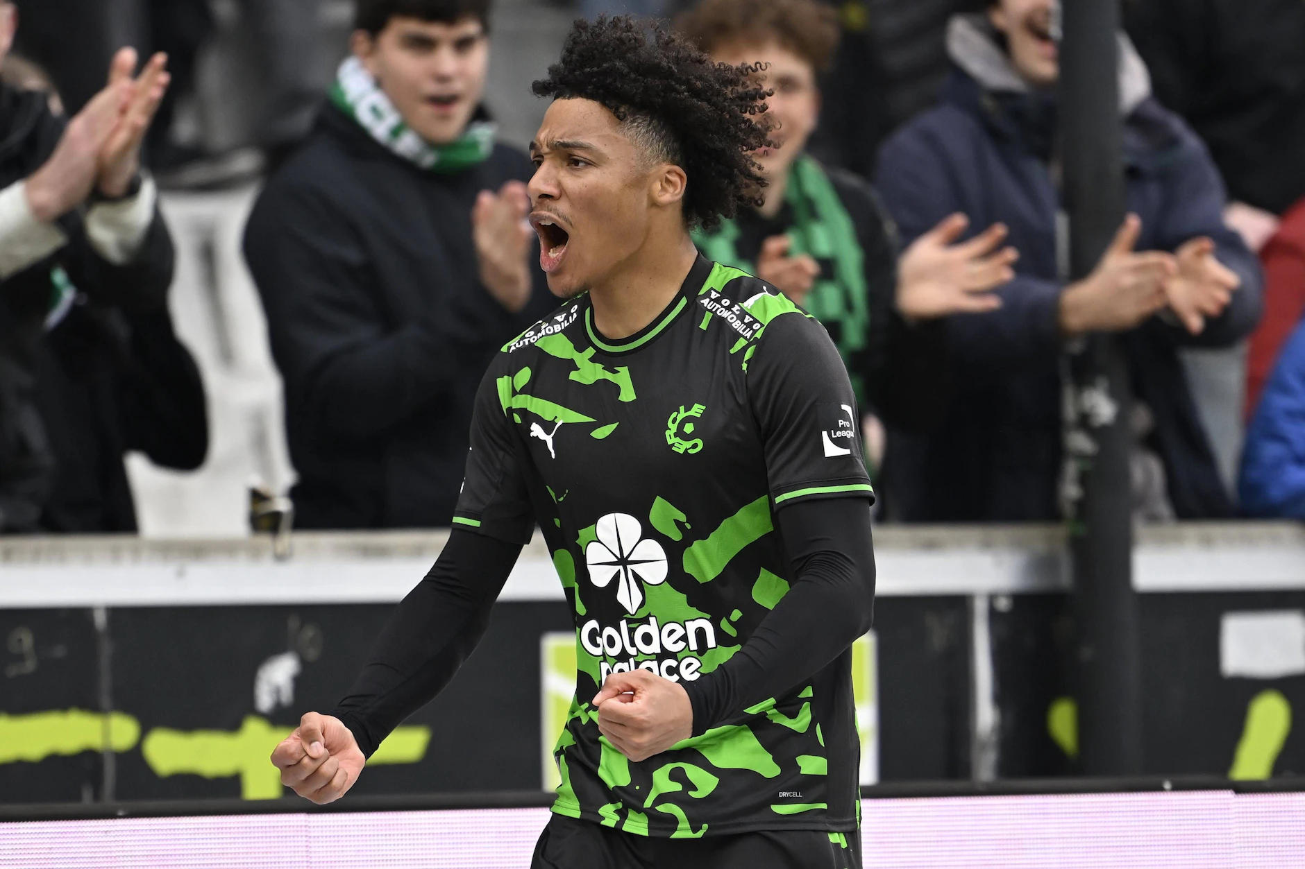 Oluwaseun Adewumi vom FC Burnley reiste Freitag in Herthas Trainingslager in Kitzbühel an und unterschrieb einen Ein-Jahres-Vertrag.