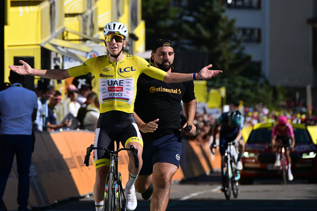 Klare Sache: Tadej Pogačar knackt den mehr als drei Jahrzehnte alten Rekord hoch nach Alpe d’Huez.