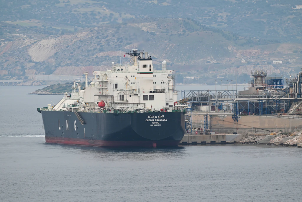 Die dänische Werft Fayard wartet trotz massiver Kritik aus der EU offenbar weiter Tanker für Russlands LNG.
