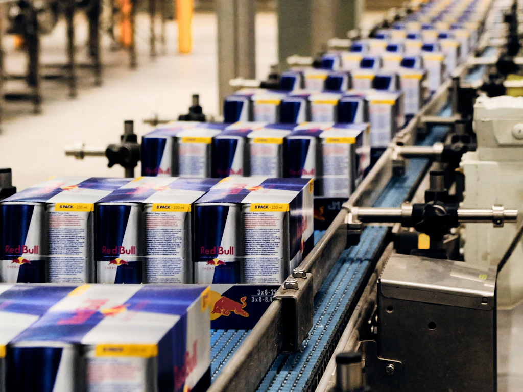 Wo Red Bull investiert und Arbeitsplätze schafft: Zu Besuch im Getränkewerk von Baruth