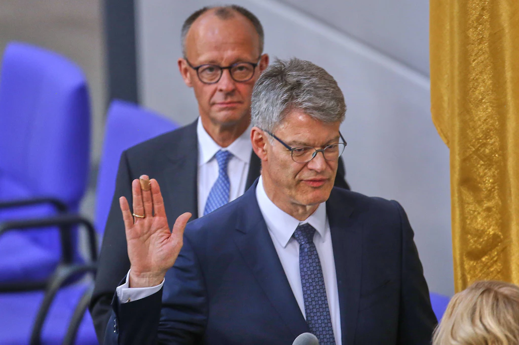 Patrick Schnieder (CDU) legt im Mai 2025 seinen Amtseid als Verkehrsminister ab. Nun verlässt er das Kabinett.