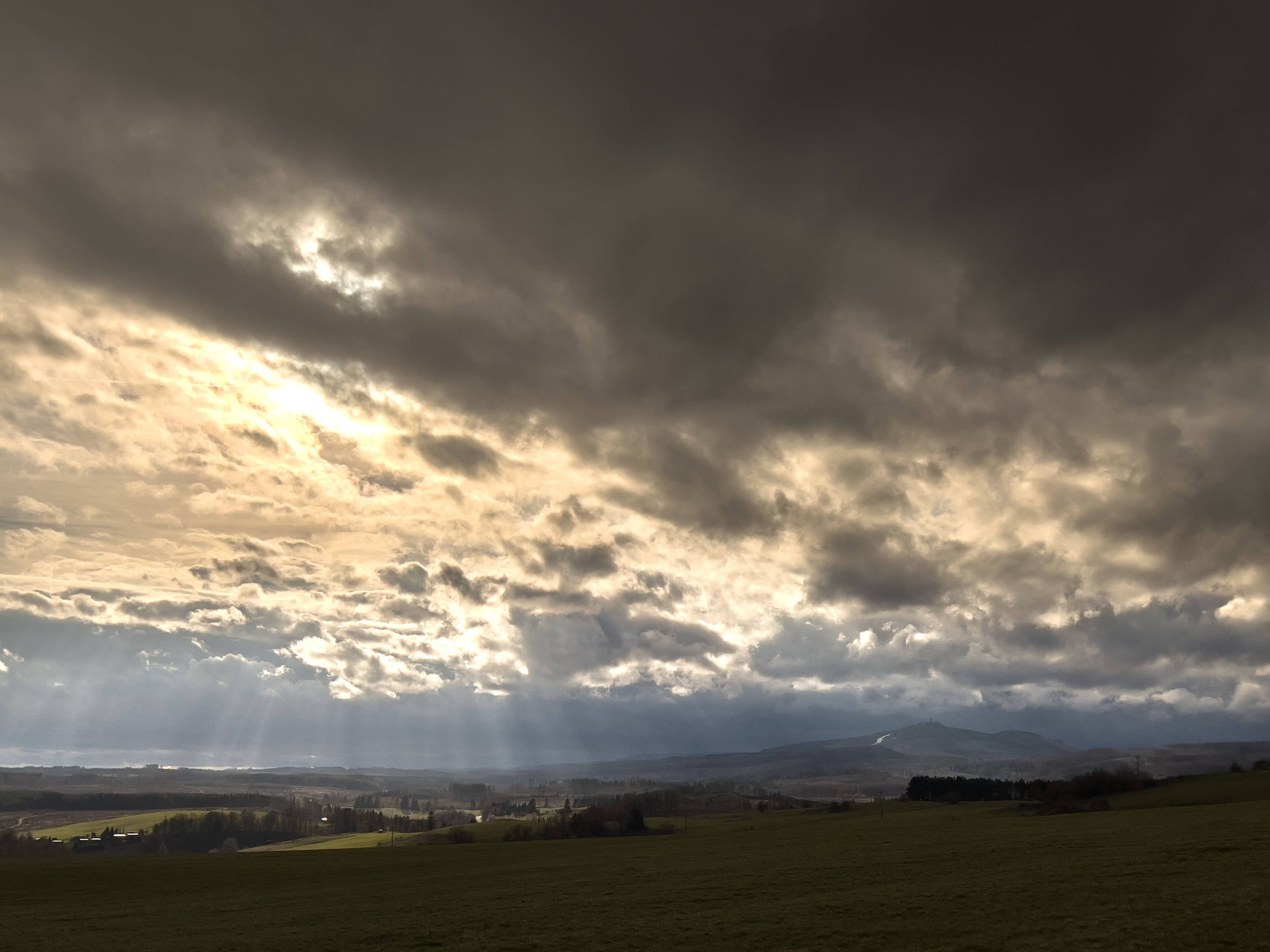 Wetter in Ostdeutschland am Wochenende: Erst bis zu 30 Grad, dann rollen die Gewitter an