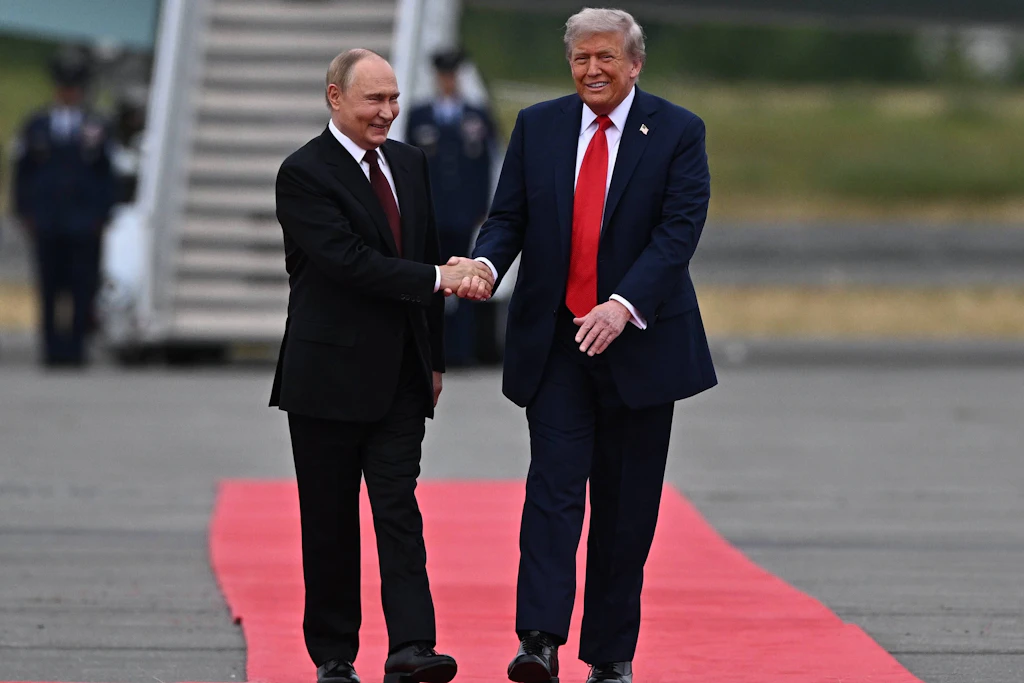 Donald Trump und Wladimir Putin beim Gipfel in Anchorage im August 2025.