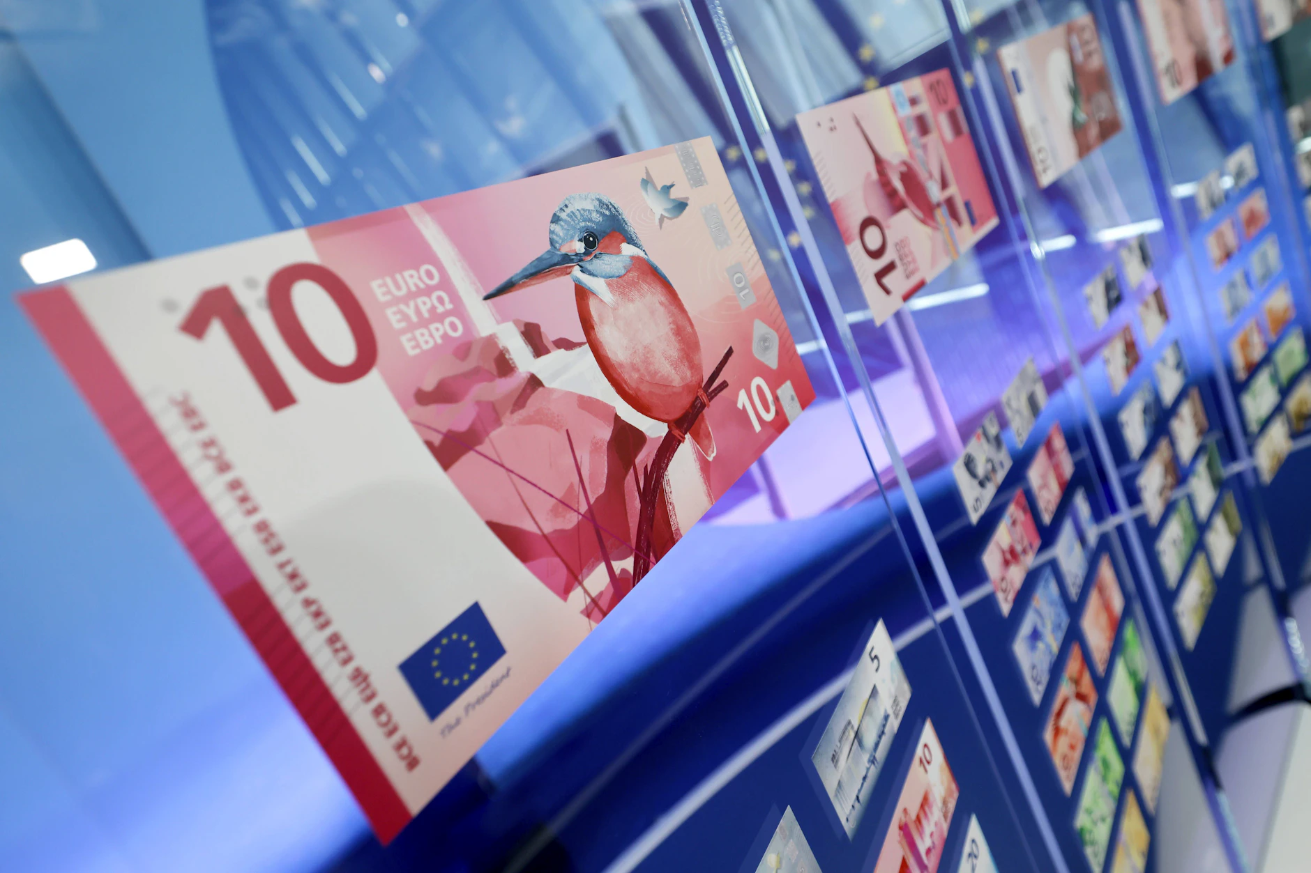 So könnten die neuen Euro-Banknoten bald aussehen.
