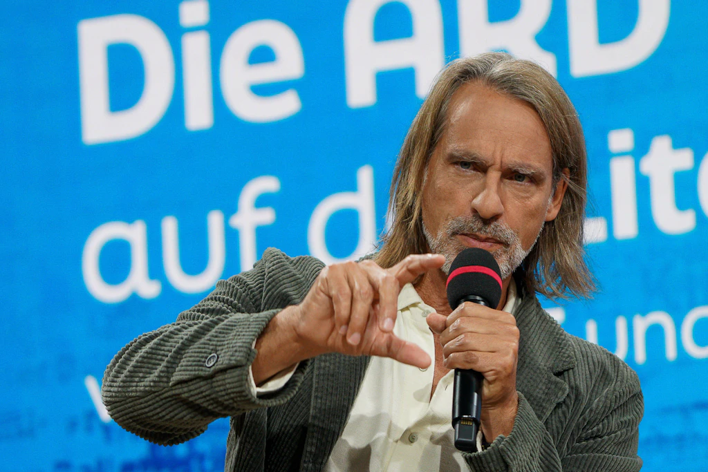 Richard David Precht äußert sich zur Brandmauer.