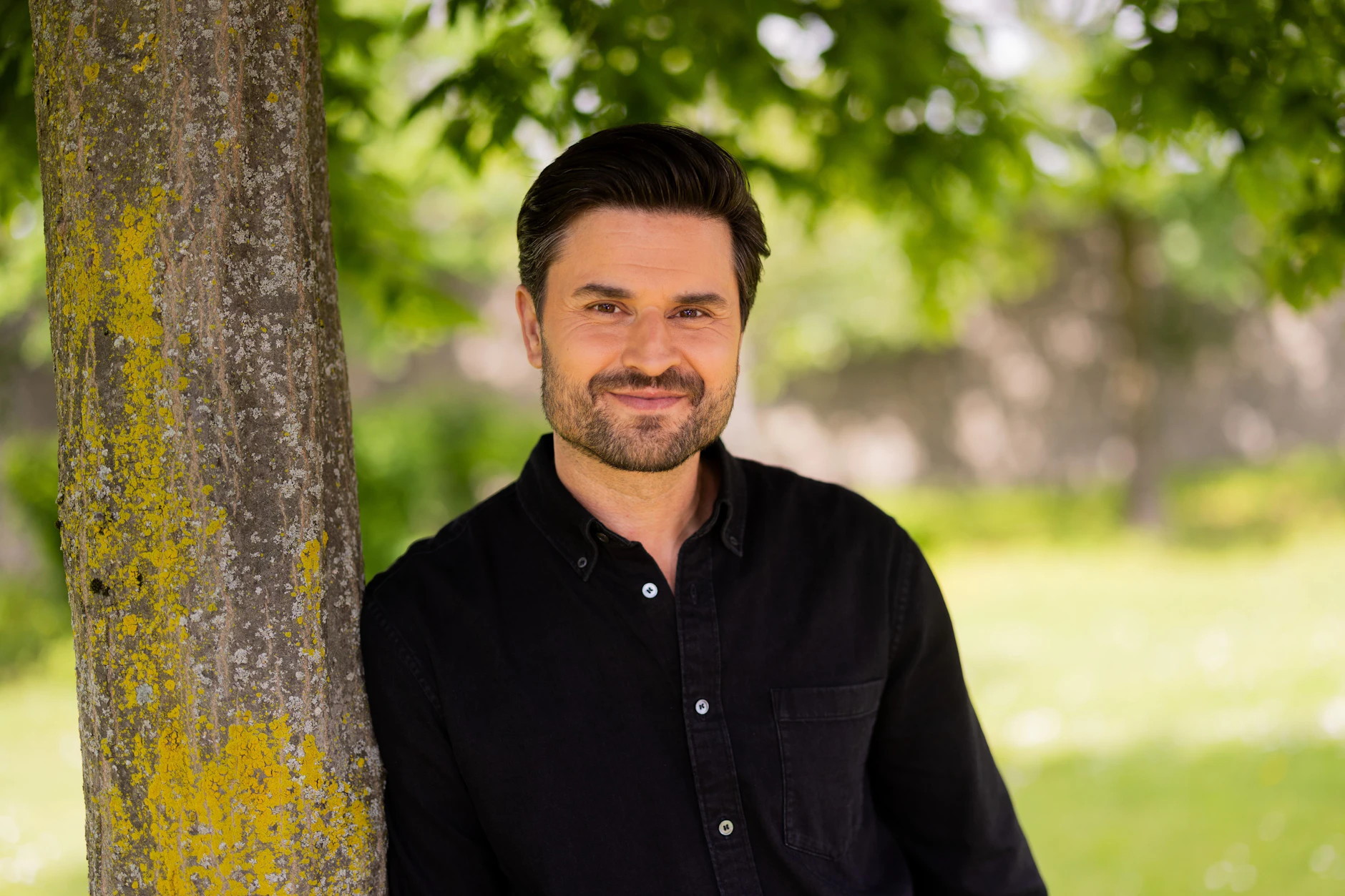 Schauspieler Miloš Vuković (45) ist noch immer gern bei der&nbsp; RTL-Vorabendserie „Unter Uns“.