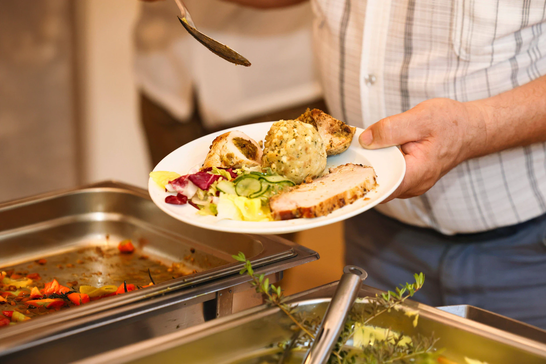 Psychotricks im Buffet-Restaurant: So bringt man Sie dazu, weniger zu essen!