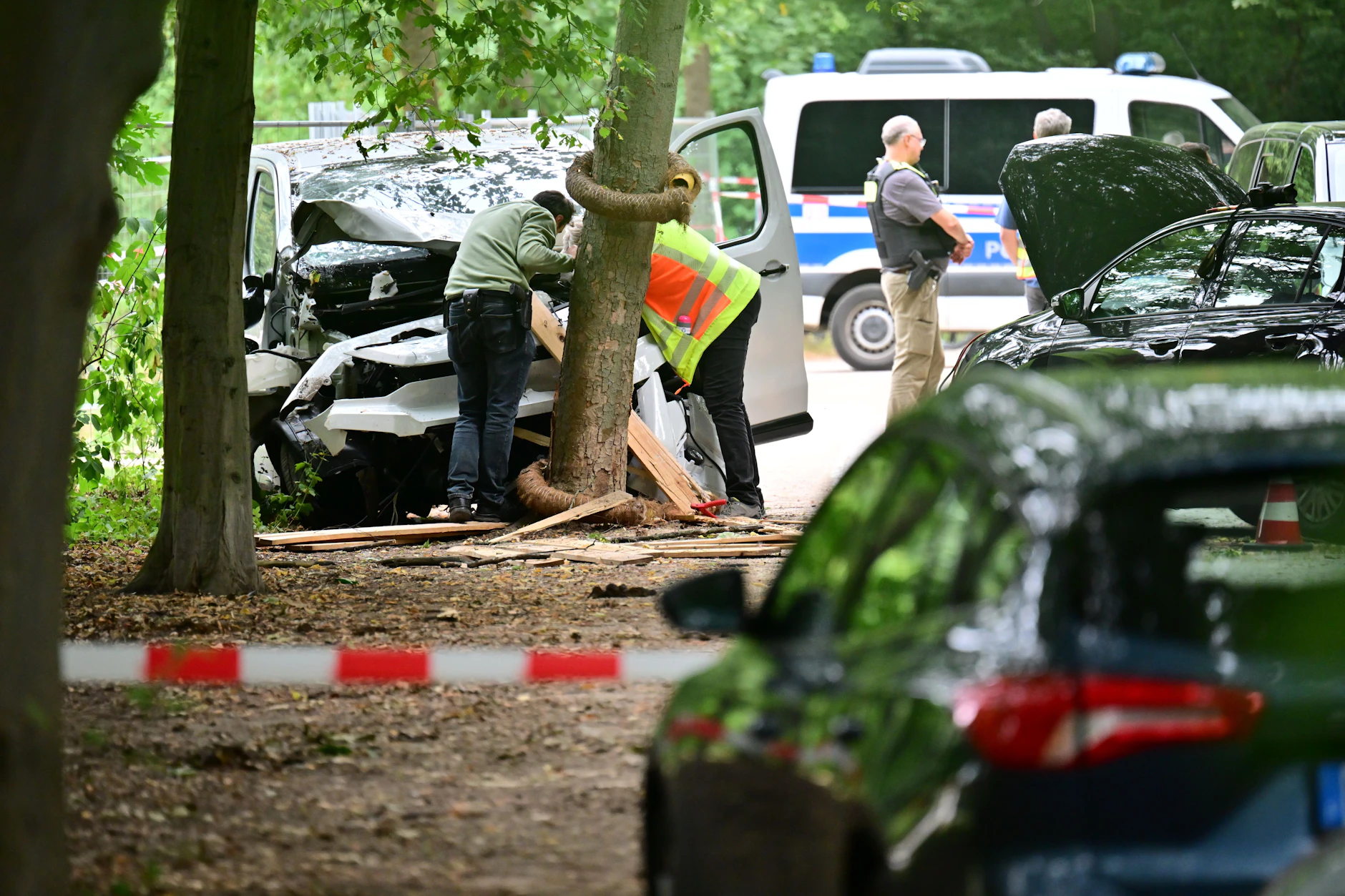 Am Rande des Christopher Street Day in Berlin war dieses Fahrzeug in eine Menschenmenge gefahren. Dabei wurde eine Frau getötet.