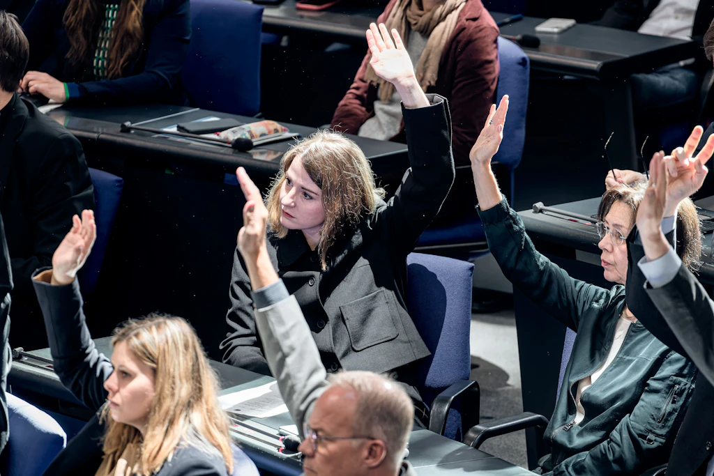 Abstimmung in der SPD-Bundestagsfraktion über die Umgestaltung der Grundsicherung.