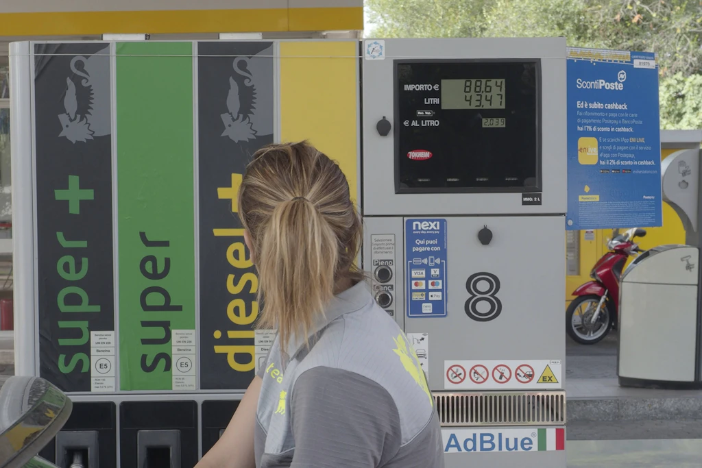 Eine Tankstelle in Italien: Die Dieselpreise sollen bis kommenden Donnerstag günstiger bleiben.