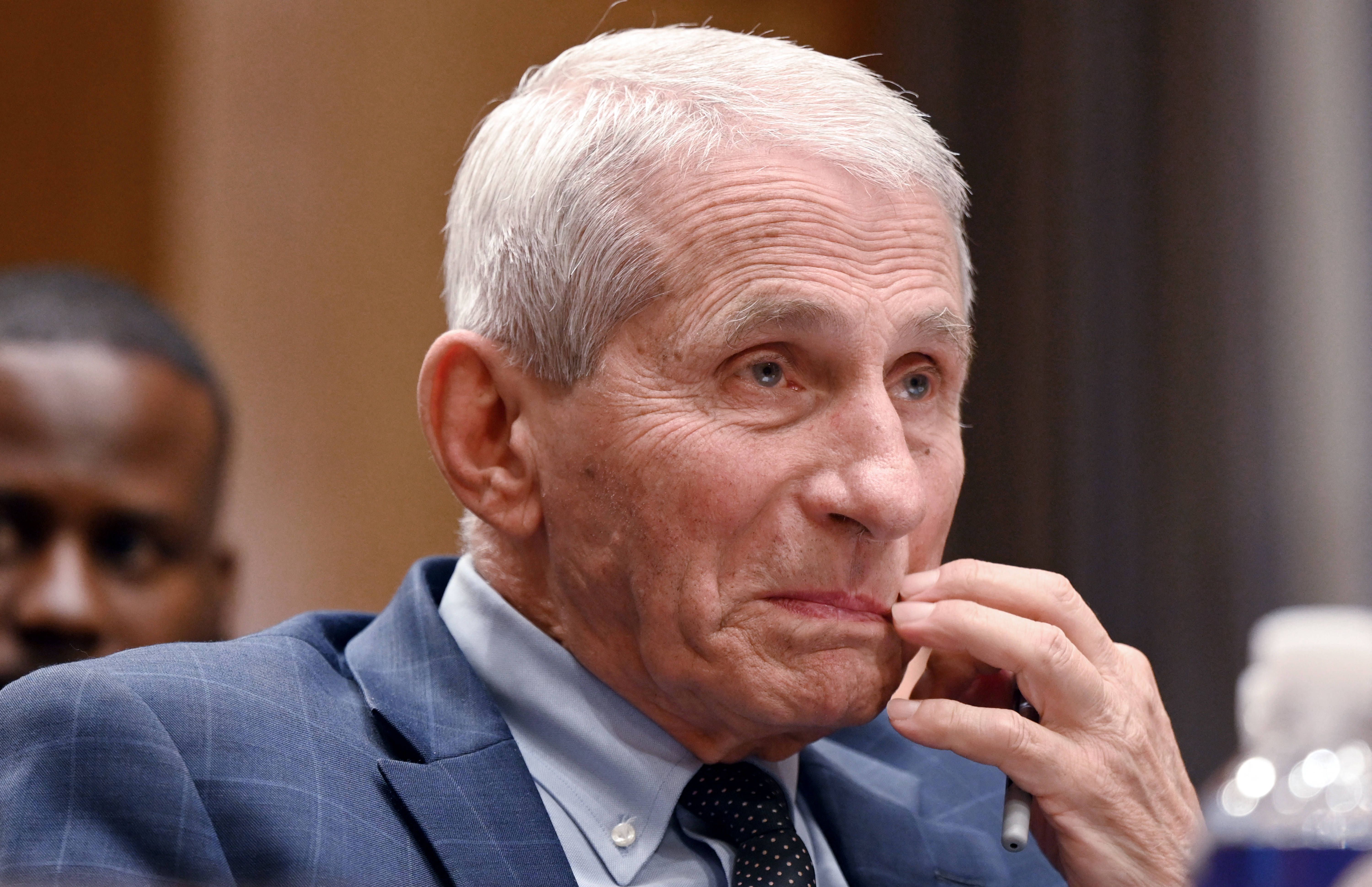 Corona-Impfstoffe unwirksam? Wie Fauci die US-Gesundheitsbehörde umstimmte