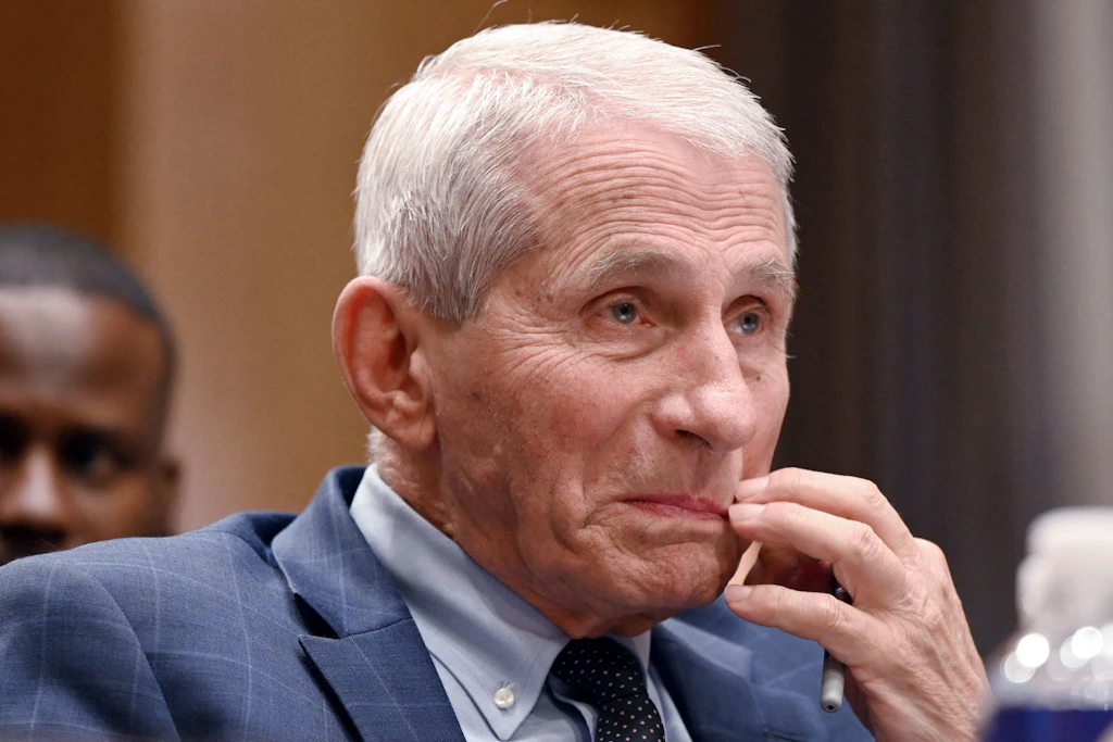 Corona-Impfstoffe unwirksam? Wie Fauci die US-Gesundheitsbehörde umstimmte