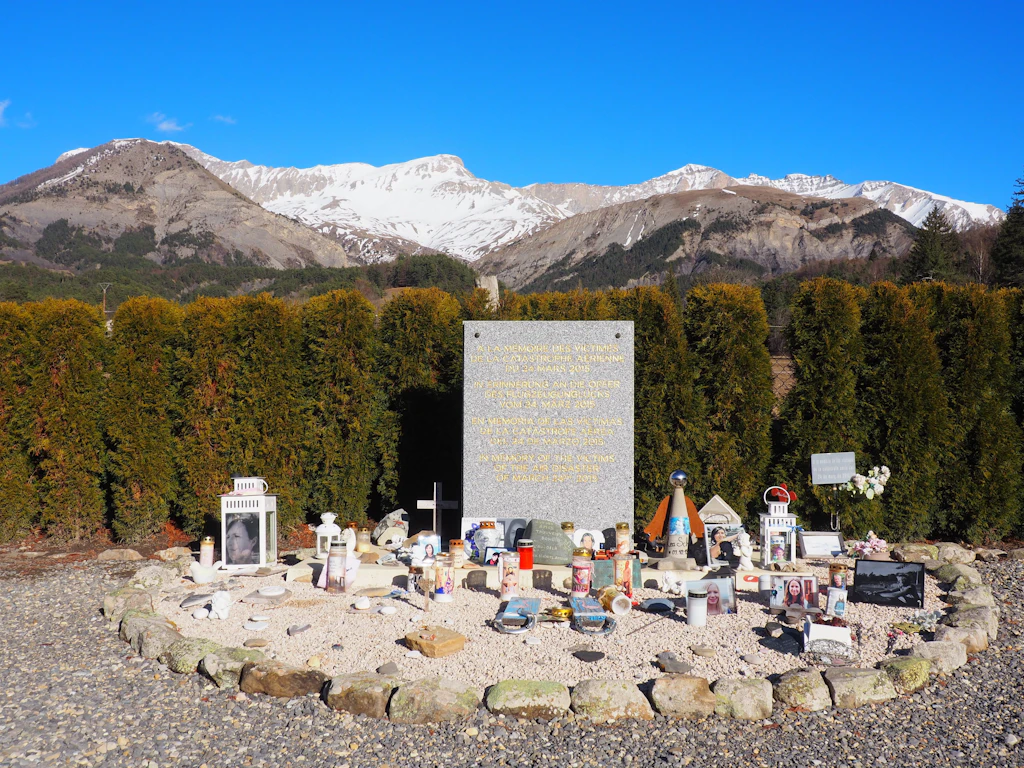 Germanwings-Absturz: Angehörige verklagen Bundesrepublik auf Schmerzensgeld