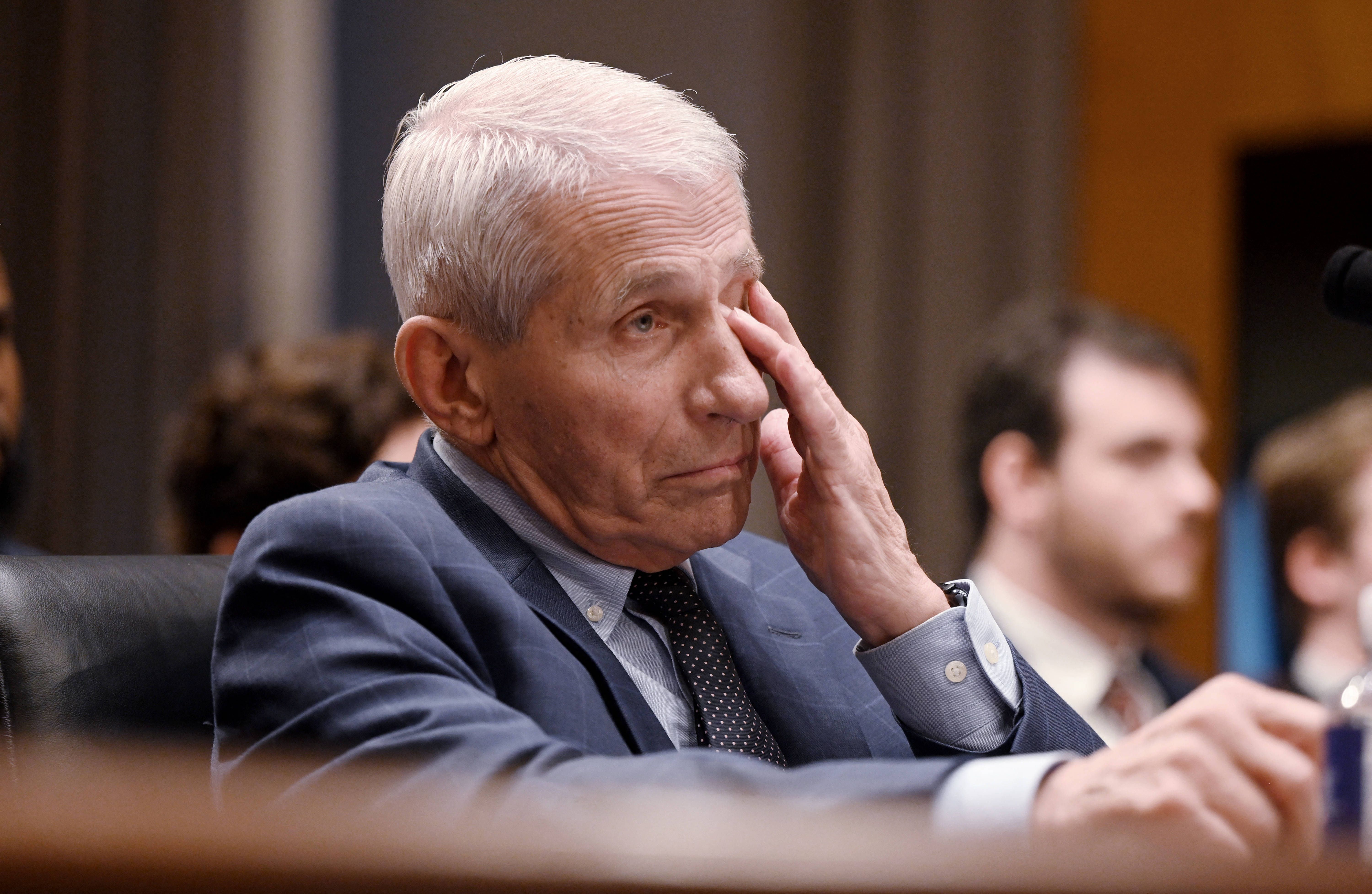 Fauci wusste, dass die Corona-Impfung zu Fehlgeburten führen kann – aber sagte öffentlich das Gegenteil