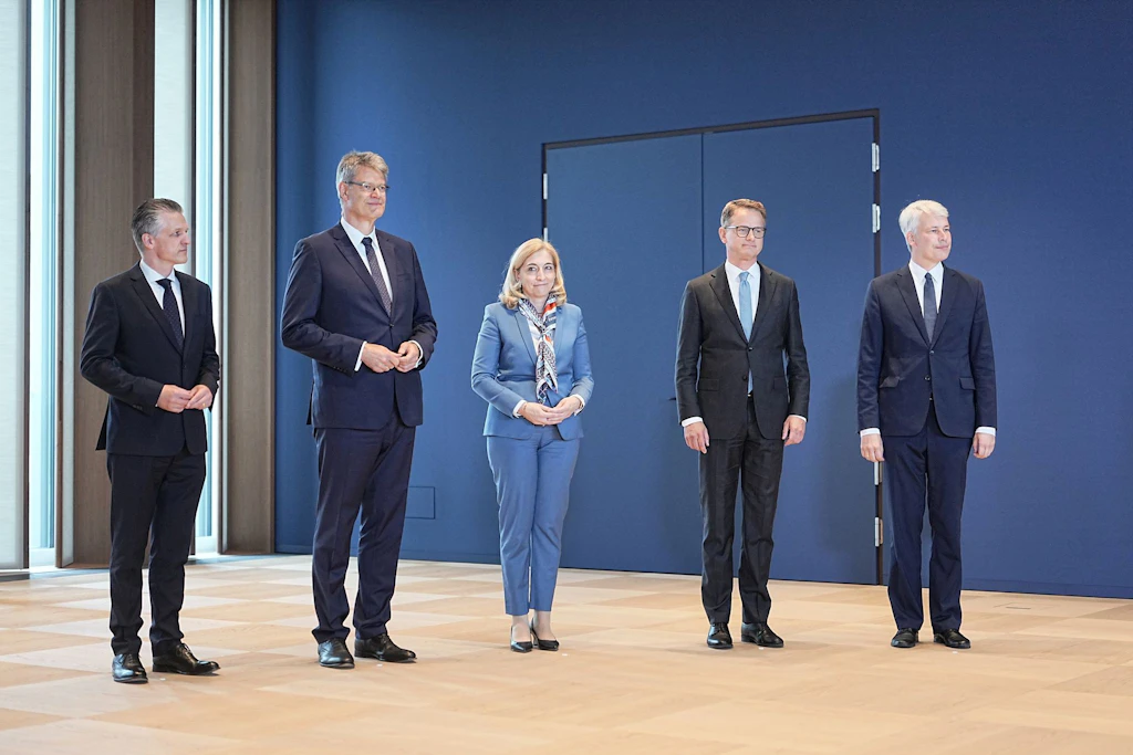 Kabinettsumbildung: Bilger, Linnemann und Warken erhalten Ministerurkunden von Steinmeier