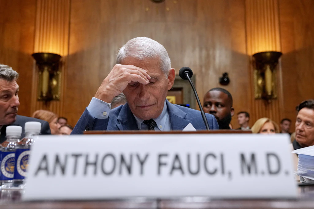 Anthony Fauci erscheint im Kapitol in Washington vor dem Senatsausschuss für innere Sicherheit und Regierungsangelegenheiten.