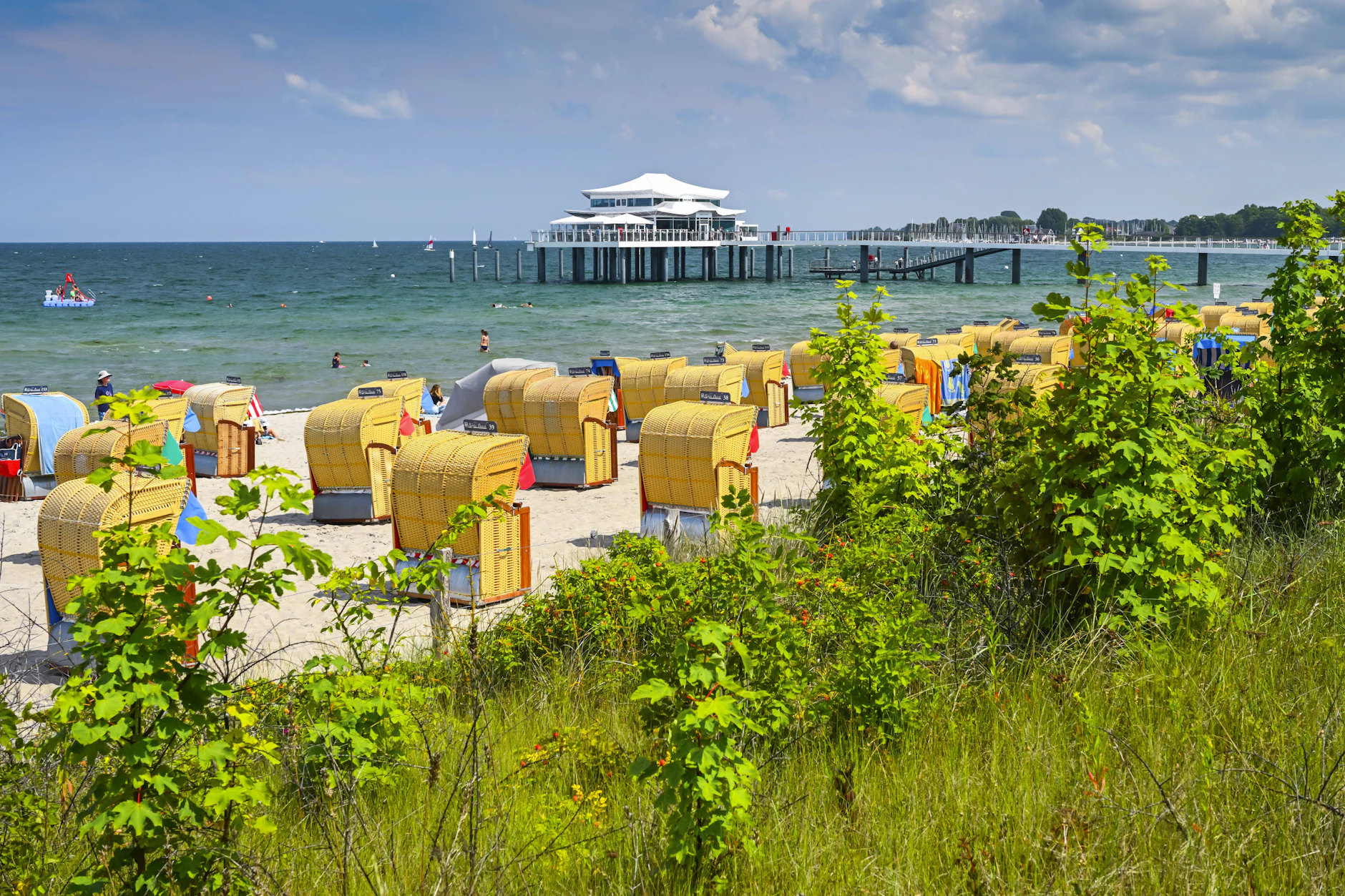 Die Ostsee ist eine beliebte Urlaubsregion. Doch nun ist eine Person nach dem Baden laut Behörden gestorben. Grund: Eine Infektion mit Vibrionen.