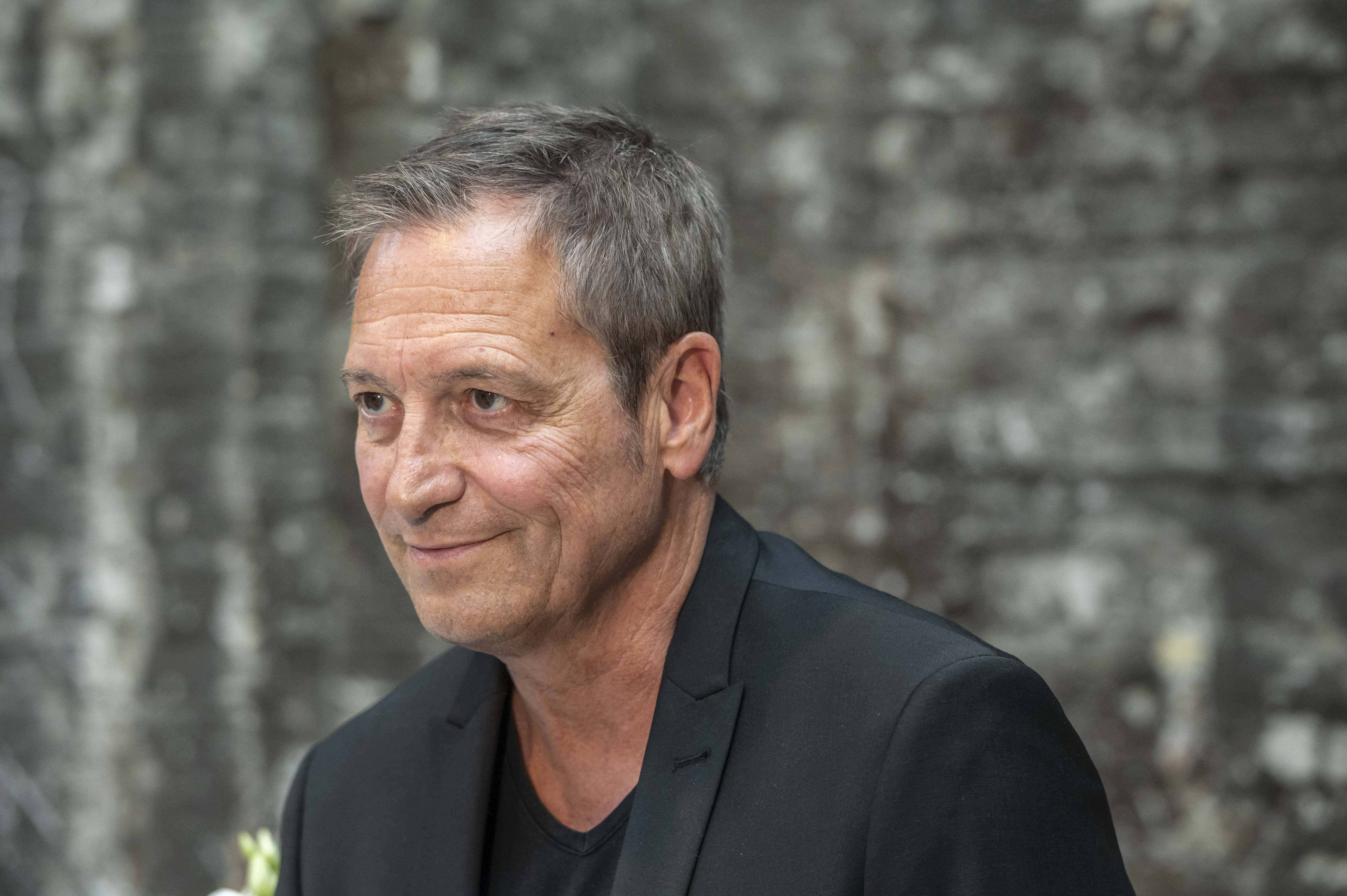 Nach Femizid-Witz: Dieter Nuhrs Auftritt bei „Inas Nacht“ löst neue Empörung aus