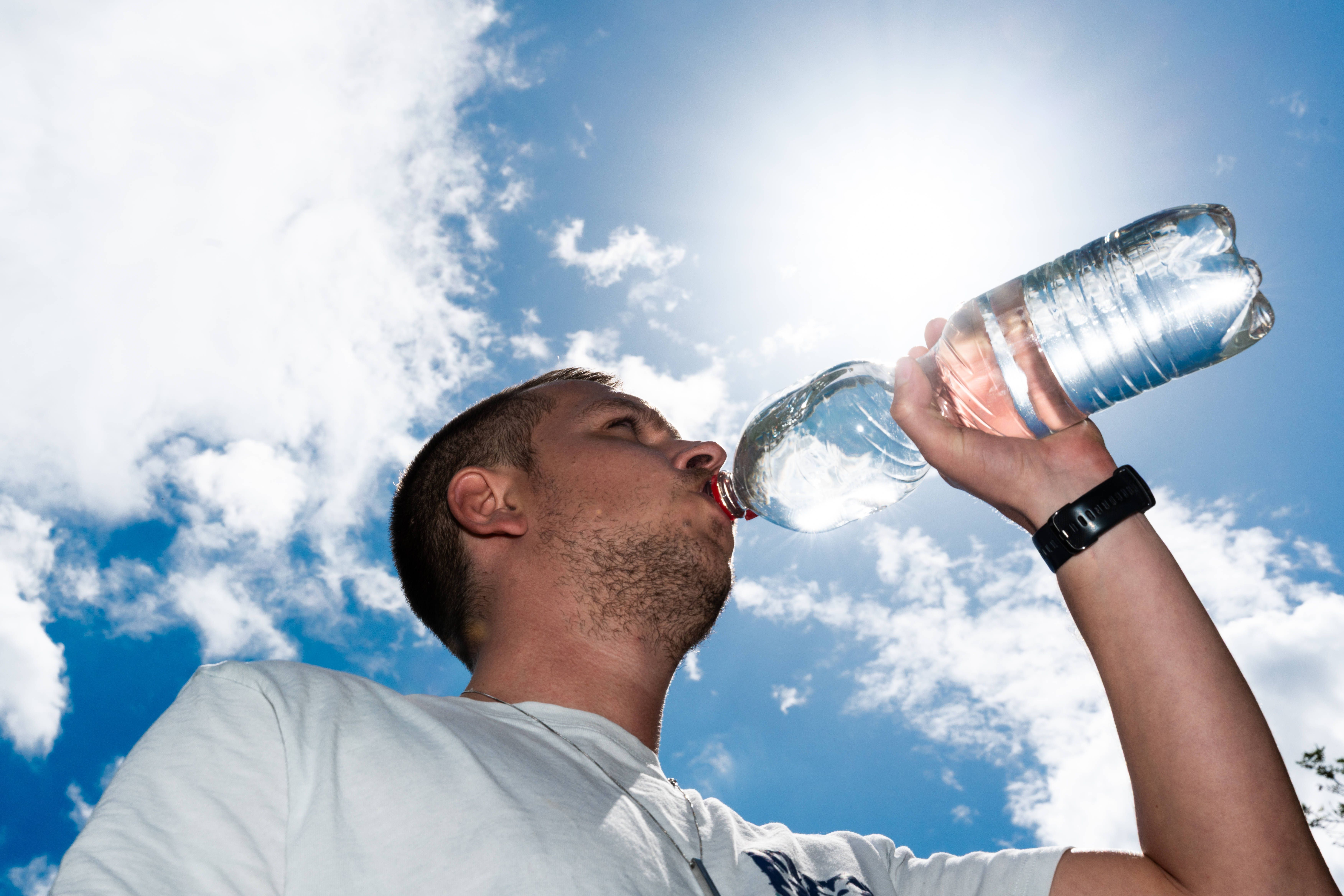Trinken bei Hitze: Diese Getränke sind am besten geeignet