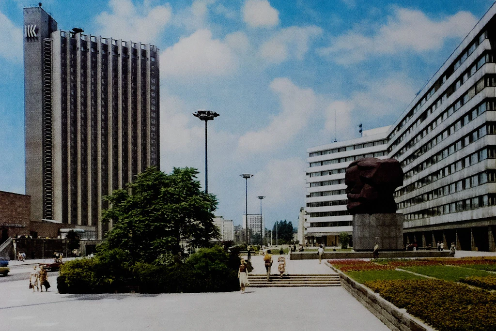 Hotel Kongress, Karl-Marx-Stadt 1988. Architekt: Rudolf Weißer (Kollektiv)