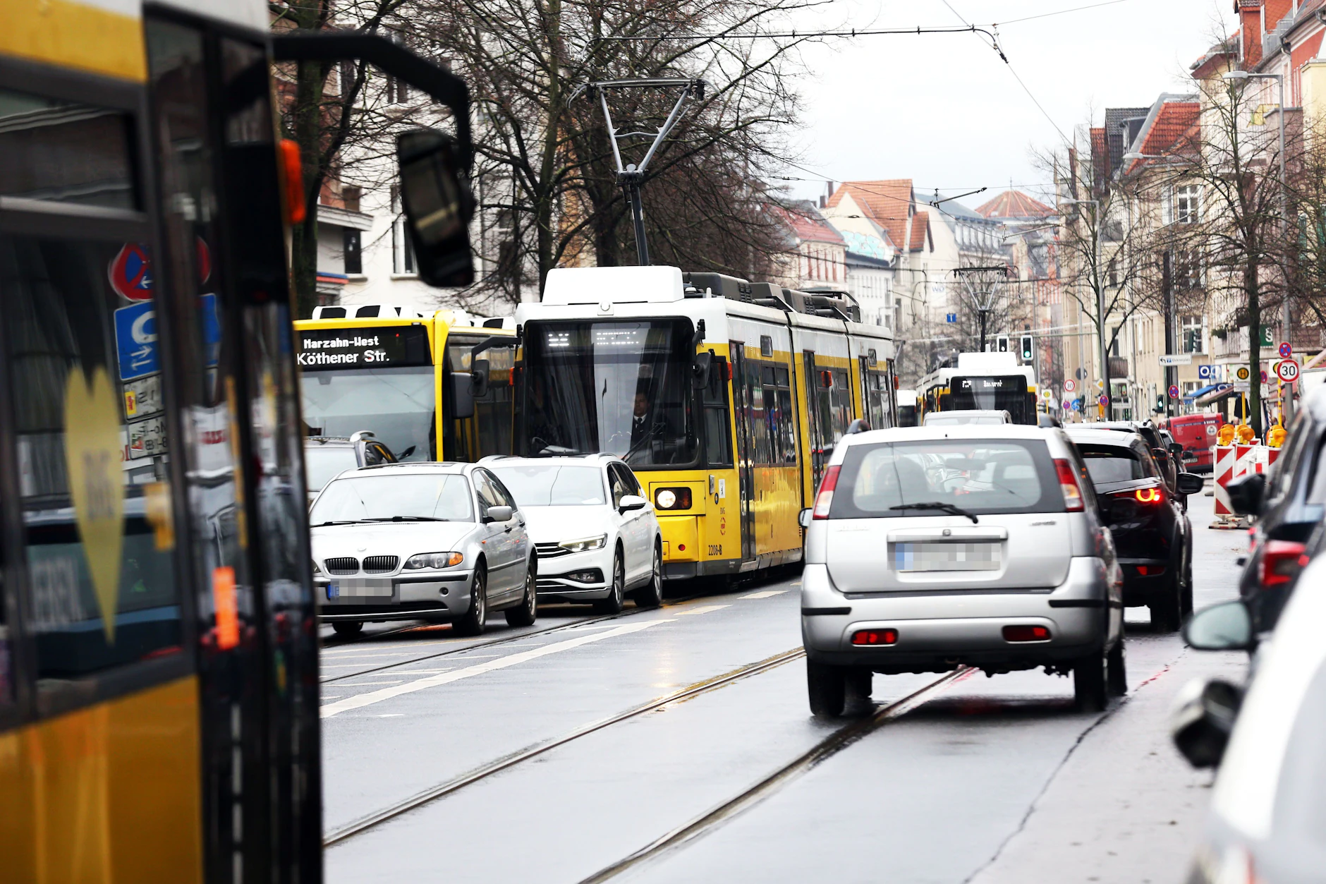 Die Bahnhofstraße in köpenick ist ein Nadelöhr, wie es kaum ein anderes in der Stadt gibt. Nun droht hier die nächste komplette Sperrung.