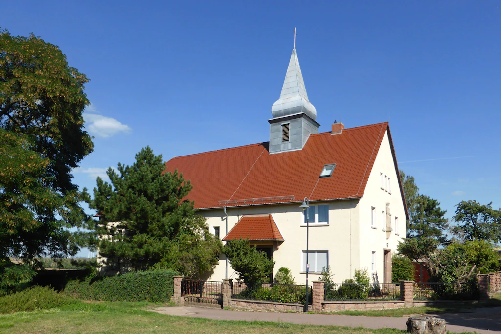 Die ehemalige katholische Kirche St. Joseph in Löbejün soll versteigert werden.