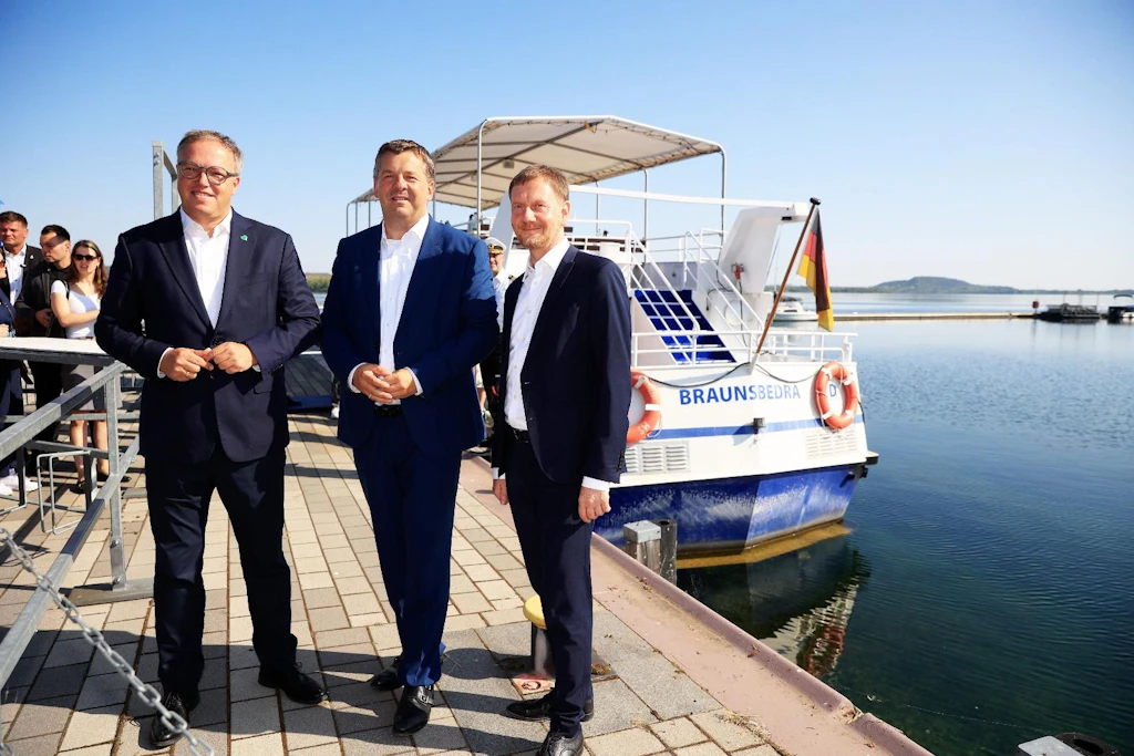 Die Ministerpräsidenten von Sachsen-Anhalt, Sachsen und Thüringen setzen am Donnerstag gemeinsam ein Zeichen für ein starkes Mitteldeutschland und verabschieden eine Erklärung zu den Sozialreformen.