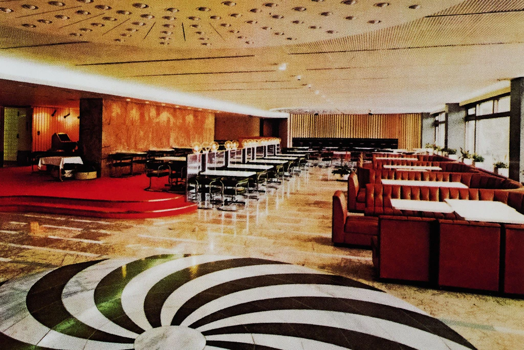 Jugendtreff Palast der Republik, 1976. Architektur: Heinz Graffunder, Karl-Ernst Swora u.a.