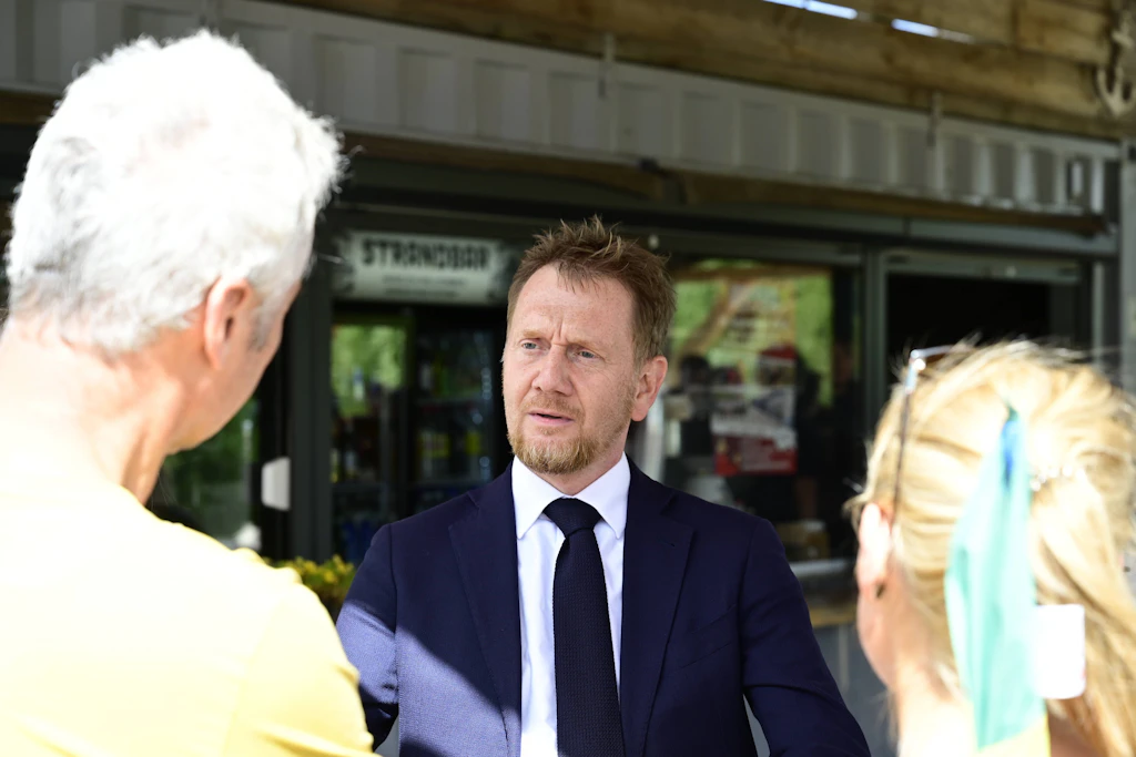 Ministerpräsident Michael Kretschmer knüpft Sachsens Zustimmung zur Renten- und Pflegereform an Bedingungen. 