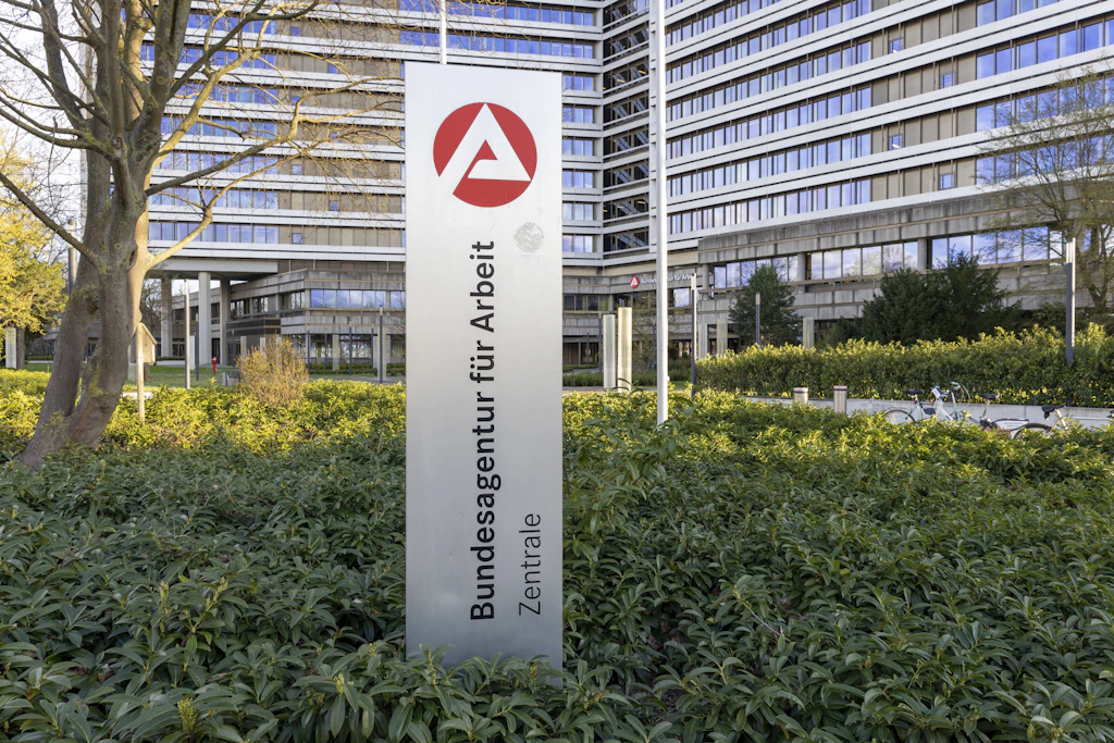 Die Bundesagentur für Arbeit hat ihren Hauptsitz in Nürnberg.