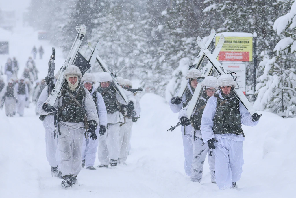 Russische Soldaten bei einer Militärübung in der Arktisregion Murmansk.